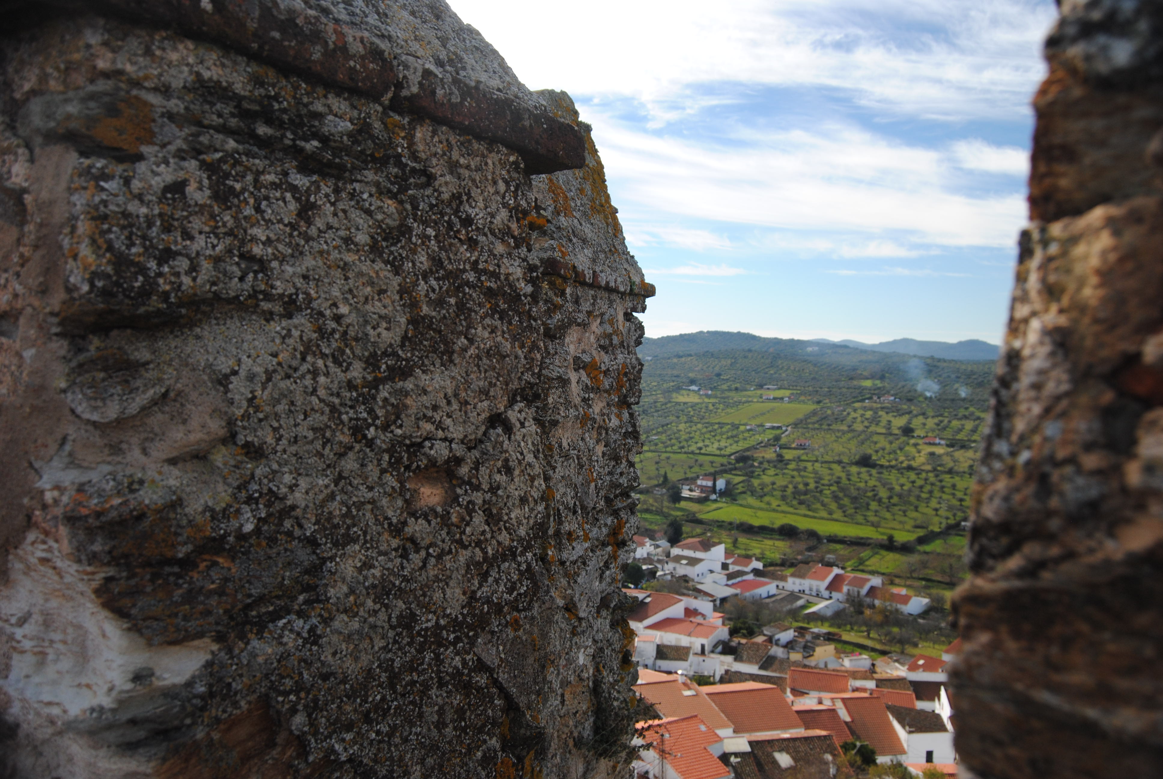 Vista de Castillo de Segura de Leon
